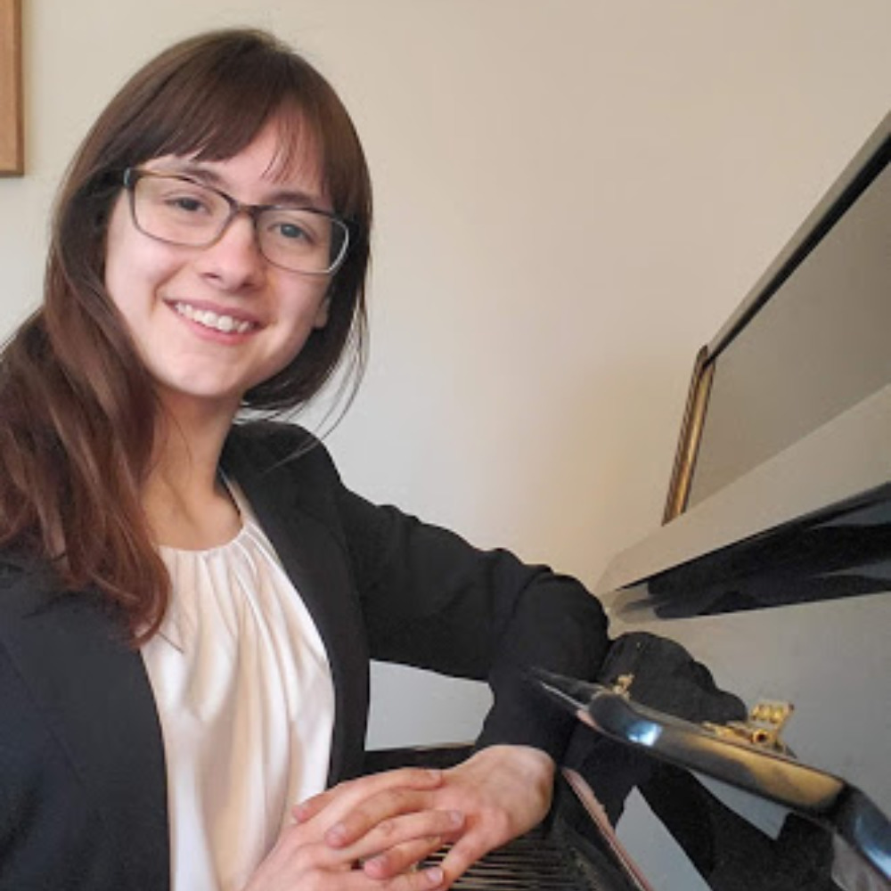 Meet your Posher, Julia
